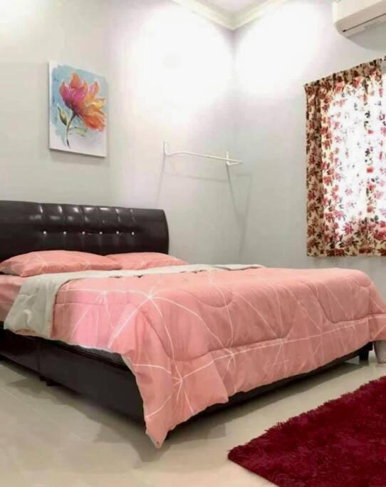 Kundang Villa @ Tasik Biru - 3 Bedrooms Bungalow ラワン エクステリア 写真